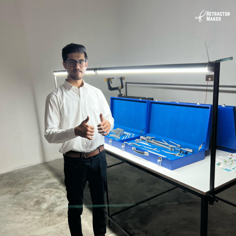 Retractor Maker